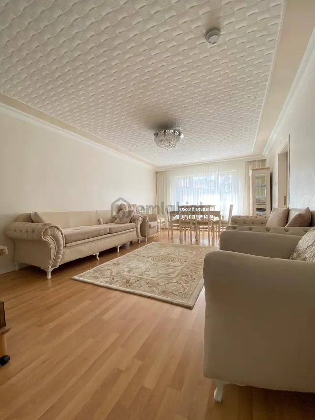 Karapürçek'te Kedili Villa Yakınında 3+1 Ara Katta Satılık Daire 2