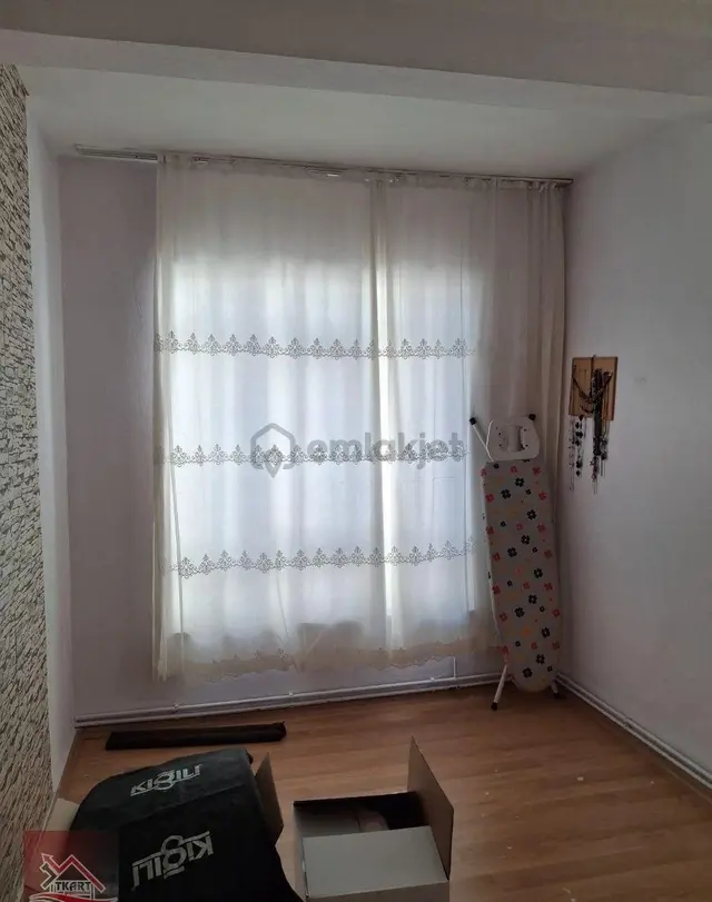 Silifke Gazi Mahallesi Atatürk Caddesi’nde Geniş 4+1 2