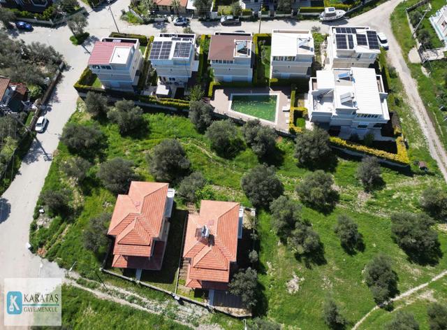 Sarımsaklıda Denize Yakın Geniş Oturumlu Villa Parseli 2