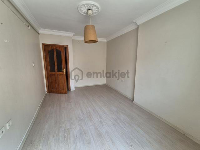 Dikilitaşta Tadilatlı Bakımlı Boş Ara Kat 2+1 Satılık Daire 5