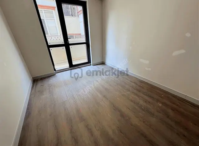 Fakültelere Ve Toplu Taşımaya Yakın Sıfır 1+1 Daire 1