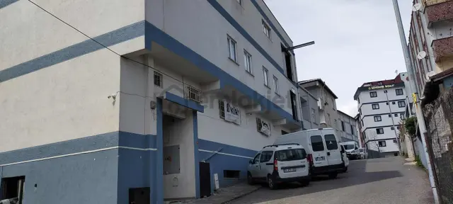 Vefa Gayrimenkulden A.gazi Mah.de 80 M2 Kiralık İşyeri 1