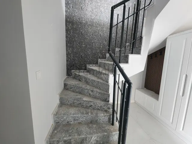Başiskele Yeşilyurt'ta Site İçi 3+1 Kiralık Daire 3