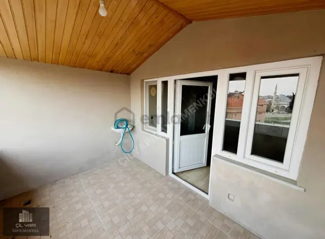 ## 2+2 Aile Apartmanında Kiralık Dubleks Daire ## 3
