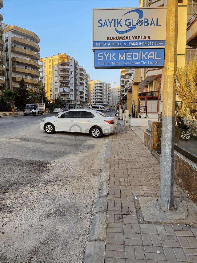 Karşıyaka'da Satılık 3+1 Ultralüks Dayalı Döşeli Büro 4