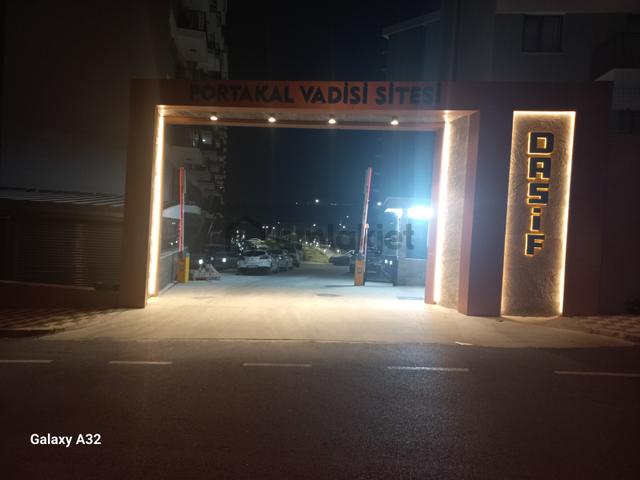 Emlak Buraya/ İzmir Buca Yeni Havuzlu Sitede 2+1 Eşyalı Daire Emlak Buraya/ İzmir Buca Yeni Havuzlu Sitede 2+1 Eşyalı Daire