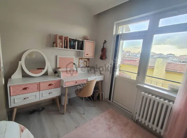 Esat Yaprak Sokakta 3+1 Bağımsız Salon Yapılı Satılık Daire 2