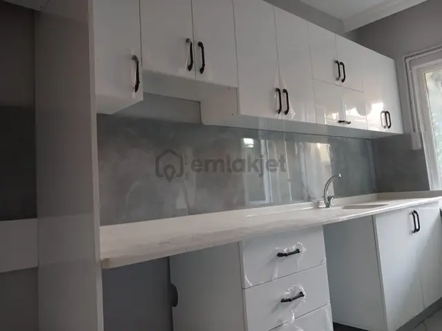 Hilal Akın Emlak’tan Esentepe Mahalle'sinde Kiralık 2+1 Daire 2