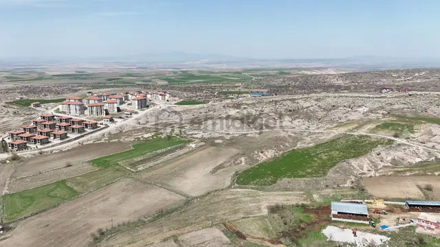 Güzelyurt'ta Toki Yanıbaşında Manzaralı Yatırım Fırsatı 1236 M² 1