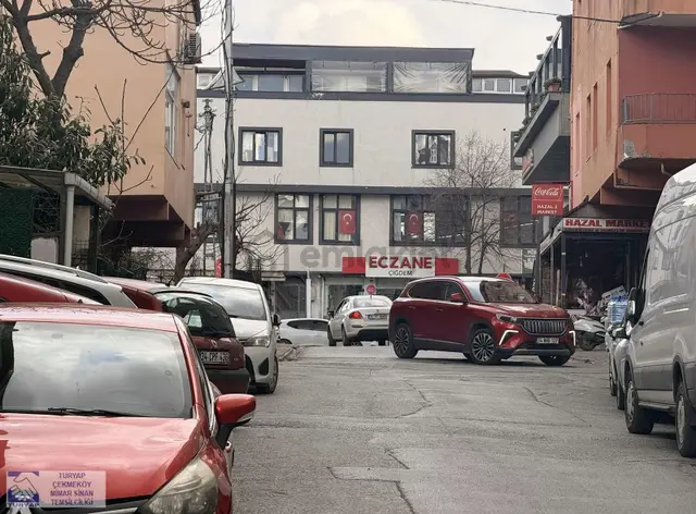 Ümraniye'de Metroya Yakın İskanlı,asansörlü 2+1 Arakat Daire 2