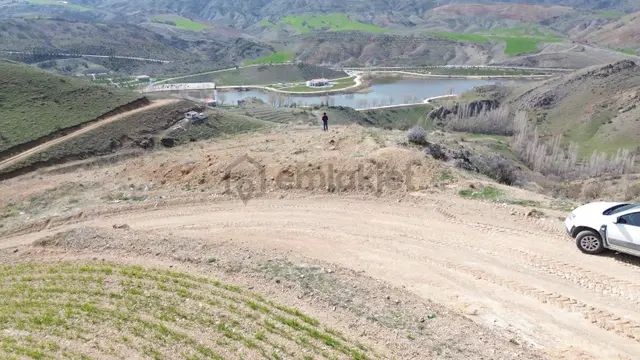 Han'dan Kösrelik Göl Manzralı Yol Cepheli 1/2 Hisseli Arsa 1
