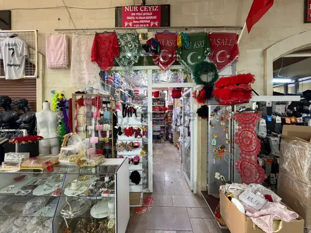 Sabit Gelirli!mısır Çarşısında Devren Kiralık Kına&çeyiz Dükkanı 1
