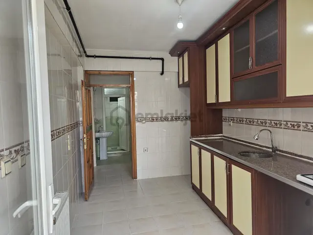 Buca Göksu Mahallesinde Kiralık Doğalgazlı 130m2 3+1 Daire
