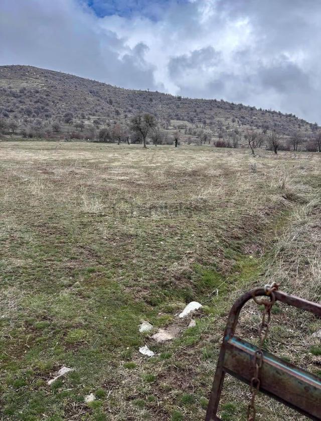 Afyon/büyükkalecik Te Satılık 13598 M2 Tarla 2