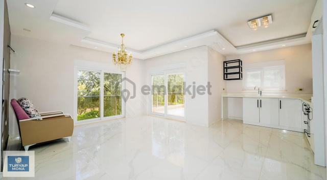 Geyikbayırında Doğayla İç İçe 3 Katlı Villa 5