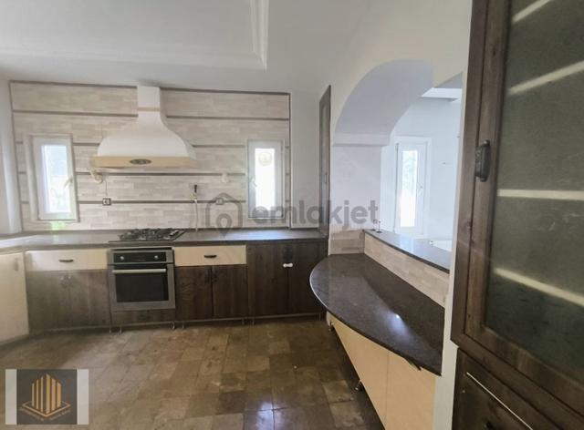 Sağlam'dan Esentepe'de 4+1 Kiralık Villa 4