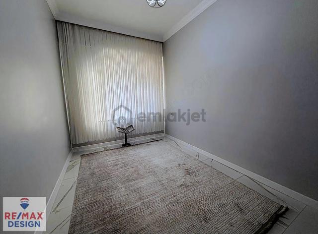 Adapazarı Erenler Yeni Mah. Satılık 3+1 Remax Desıgn 4