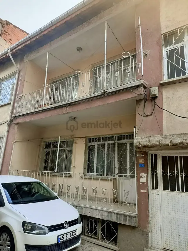 Uşak Merkezde Satılık Müstakil Ev Apart Yapmaya Uygun 1