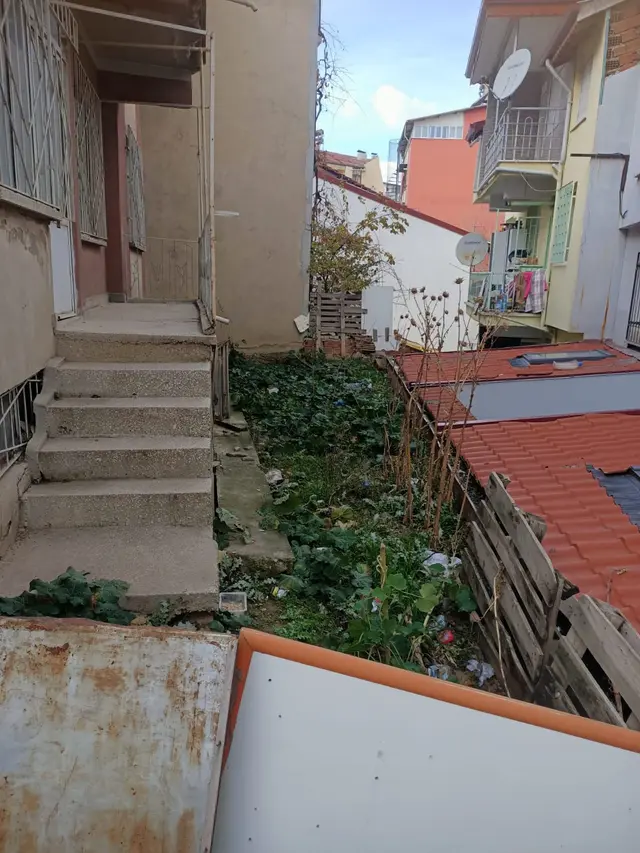 Uşak Merkezde Satılık Müstakil Ev Apart Yapmaya Uygun 3