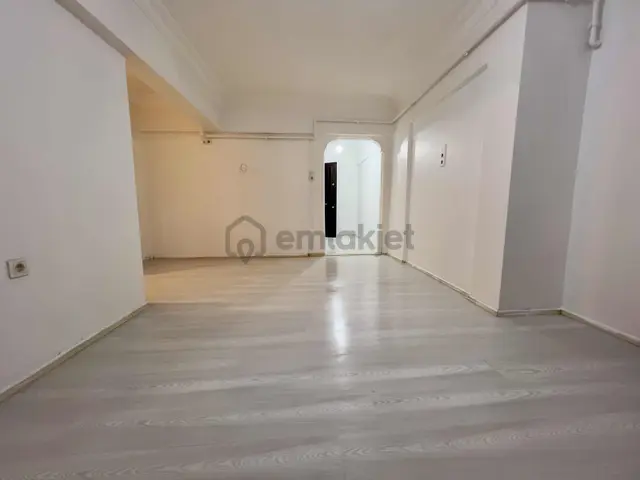 Fatih Devlet Hastahanesine Yakın Tertemiz Kiralık 3+1 Giriş Kat 3