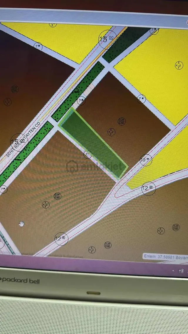 İçeri Çumrada Satılık Cadde Üzeri Arsa 3