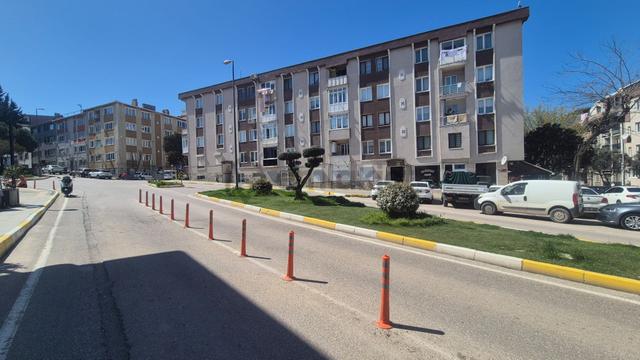 Bandırma 17 Eylül Mah. De Kapalı Pazar Yeri Karşısı Yenilenmiş Satılık 3+1 Daire 5