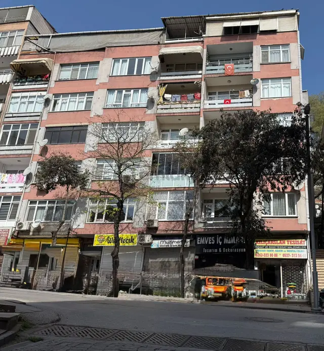 İzmit Merkez İnönü Caddesi'nde Satılık 3+1 Daire 2