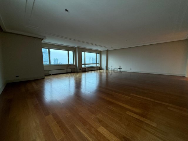 Metrocity'de 302 M2 Satılık 4+1 Daire Metrocity'de 302 M2 Satılık 4+1 Daire