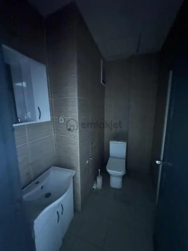 İkitelli Osb De 3+1 Yapılı Ofis 110 M2 3