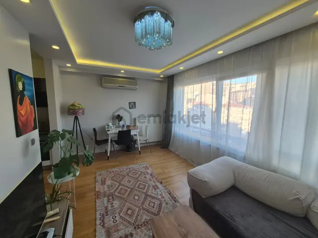 Şişli, Ferıloft Sitesi Satılık, Havuzlu, Otoparklı Ara Kat 2+1 Daire 1