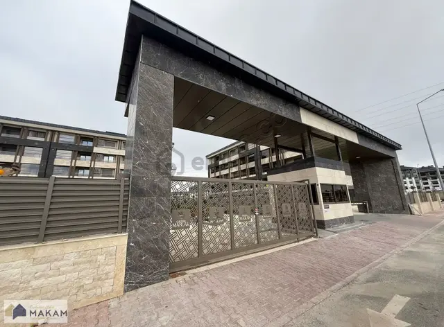 Cadde Maslak'ta 4.5+1 Satılık Cadde Cepheli Lüks Daire 1