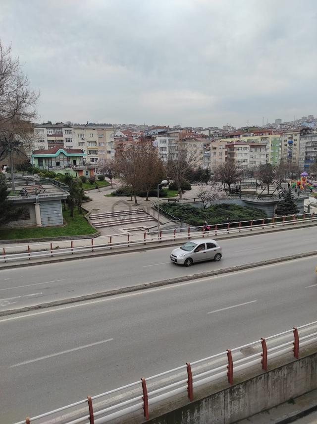 İlkadım 100. Yıl Bulvarında Kiralık Eşyalı Geniş 1+1 3