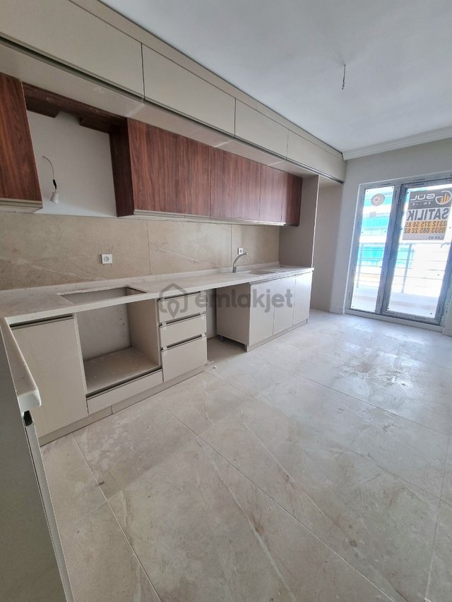 Feruduncelikte Site İçerisinde Cadde Üzeri Lüks Daire Feruduncelikte Site İçerisinde Cadde Üzeri Lüks Daire