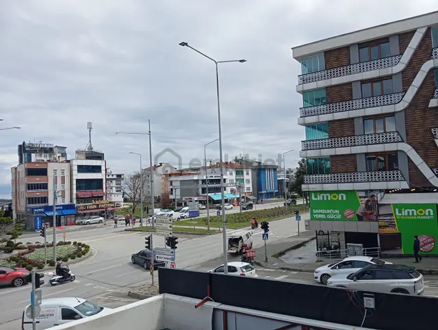Remax Parla Ofisi'den Devren Kiralık Anayola Cephe Pizza Dükkanı 3