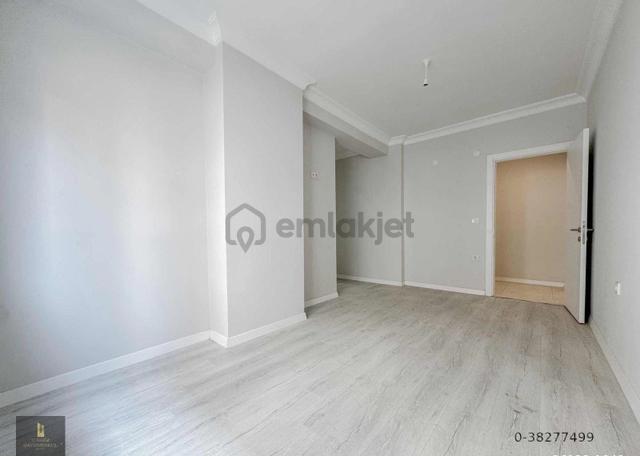 Çalışlar Caddesi Yakını Sıfır Binada 3+1 Arakat Geniş Daire 3