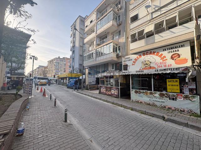 Karşıyaka Belediyesi Yakını, Adliye Arkası Satılık 2 Dükkan