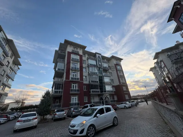 Çağlak Gayrimenkul Den Aksaray Sitelerinde Satılık Daire 3+1 1