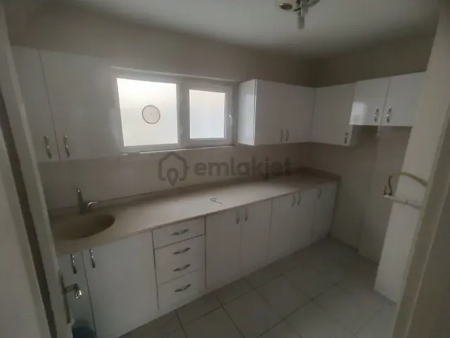 8 Havuz Civarında Kiralık 2+1 Ofis 2
