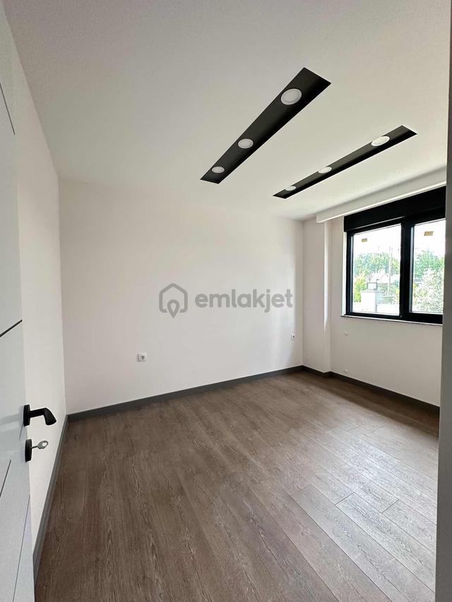 Antalya Kepezde Havuzlu Sitede Kırediye Uygun Daire 4