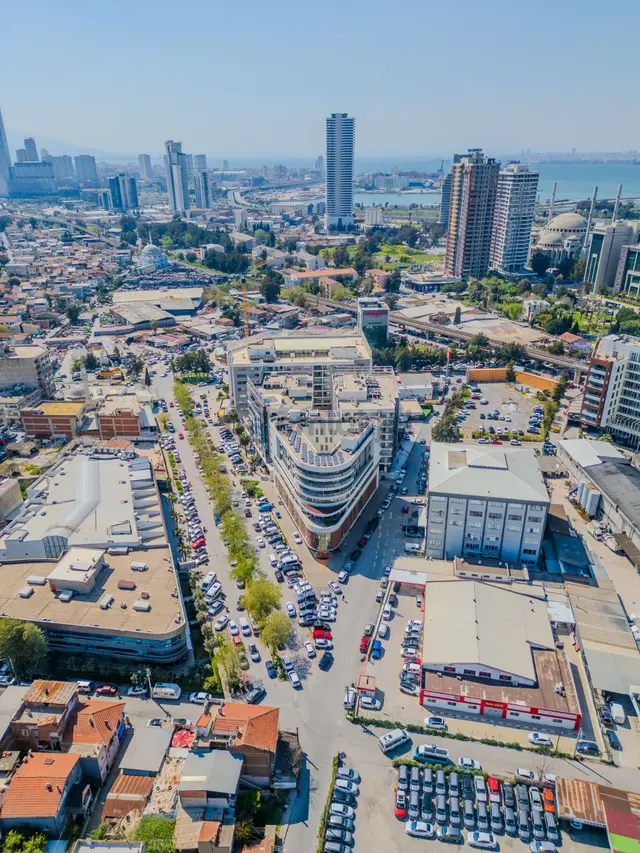 Bornova Adliye Ve Metro Yakını Kiralık Ofisler (2araç Otoparklı) 3