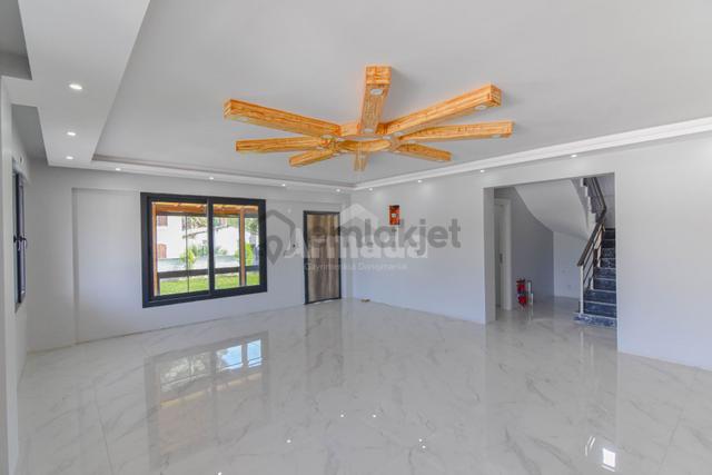Aydın İncirliova Erbeylide Satılık Köşe Konum Villa 4
