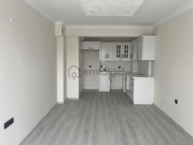Gömeç Merkezde Kiralık Geniş 1+1 Daire 4