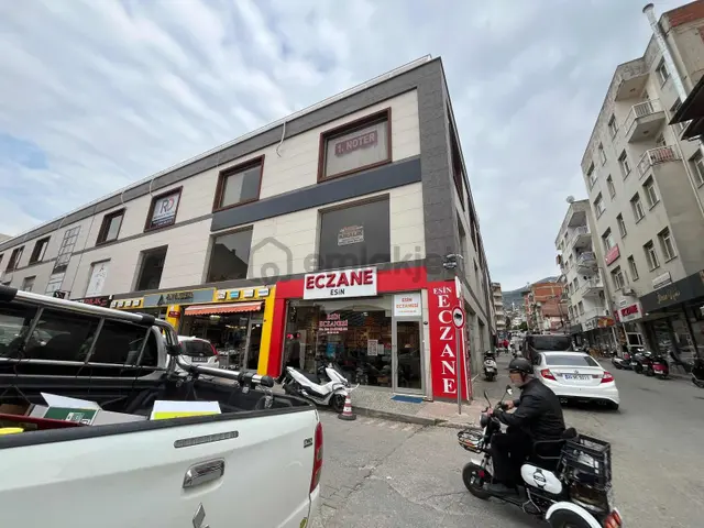 Kent Gayrimenkul'den Avm İçerisinde Yüksek M2 Kiralık Dükkan 1