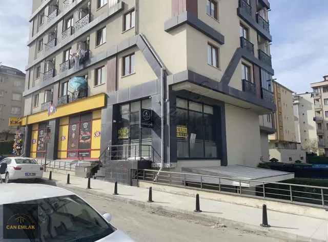 Can Emlak'tan Devlet Hastanesi Yaya Yoğunluğu Olan Caddede Can Emlak'tan Devlet Hastanesi Yaya Yoğunluğu Olan Caddede