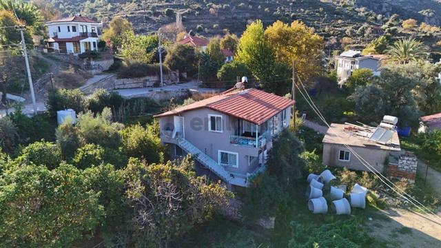 Marmaris Selimiyede Denize Yakın Satılık 2 Katlı Müstakil Ev 2