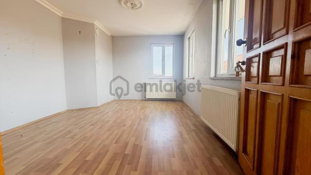 C21 İz Mehmet Çakar'dan Merkez'de Kiralık Daire 4