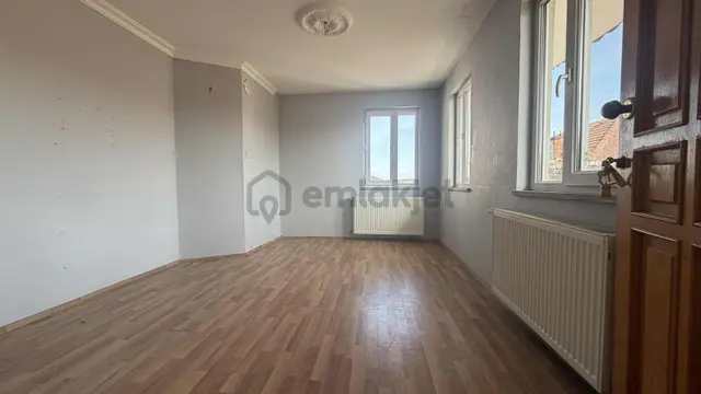 C21 İz Mehmet Çakar'dan Merkez'de Kiralık Daire 4