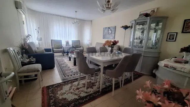 Üniversite /il Emniyet Md.lüğü Yakını Yeşilyurt Sit. Satılık 3+1 3