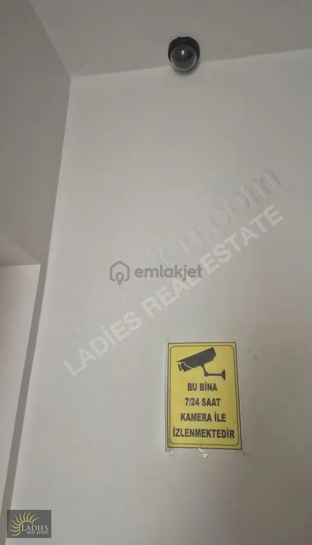 Ladıes Gayrimenkul 1+1 Satılık Daire 4