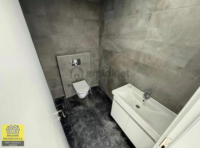 İzmit Sapphire Plaza'da 98m2 Kurumsala Kiralık Prestijli Mağaza 5